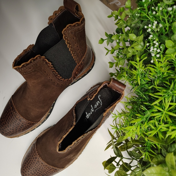 Free People Atlas Chelsea Boot - Picture 6 of 7